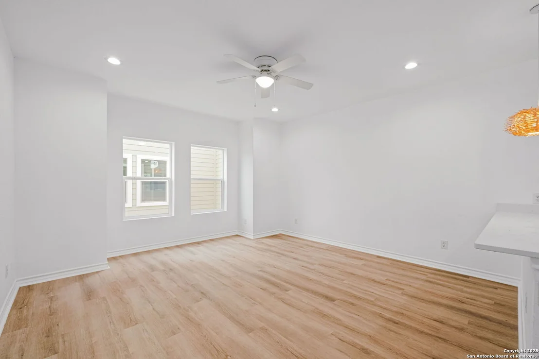 Photo of 1502 S Walters