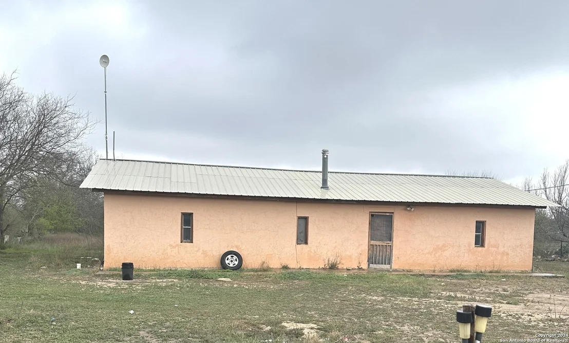Photo of 1412 Private Road 2310