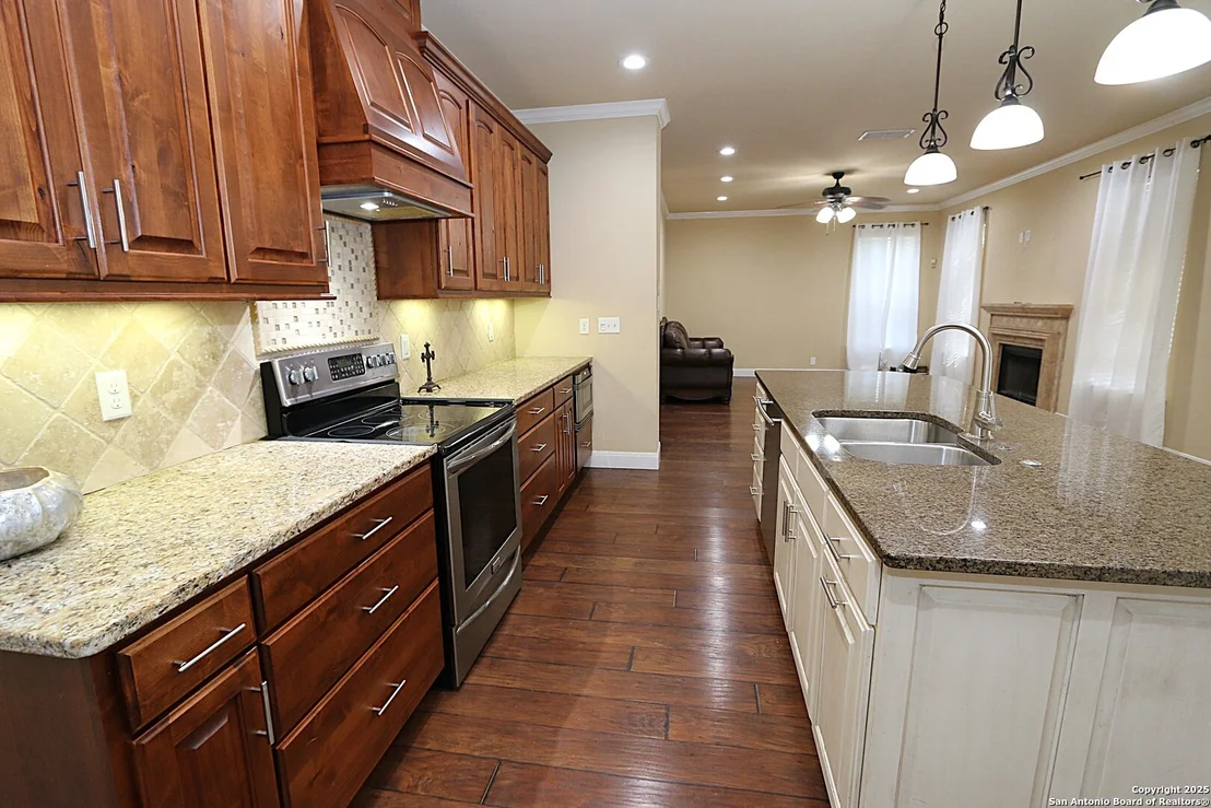 Photo of 4922 Rosemoss