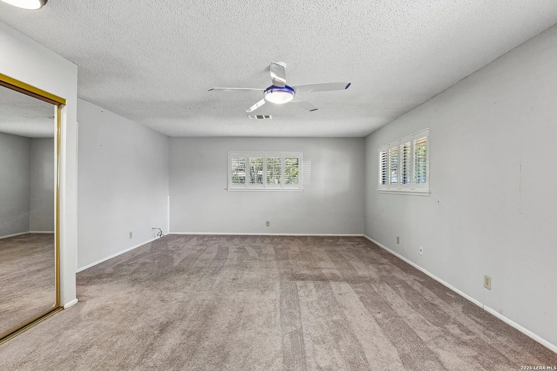 Photo of 8714 MIDCROWN DR