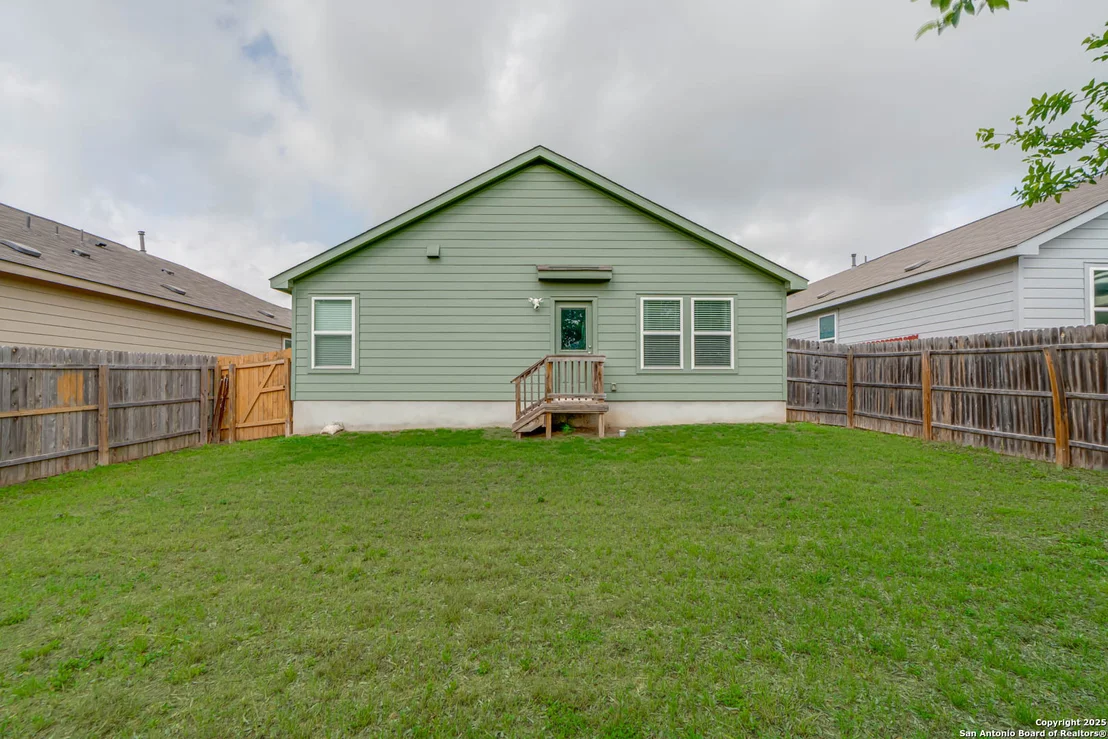 Photo of 10214 Robbins Bluff