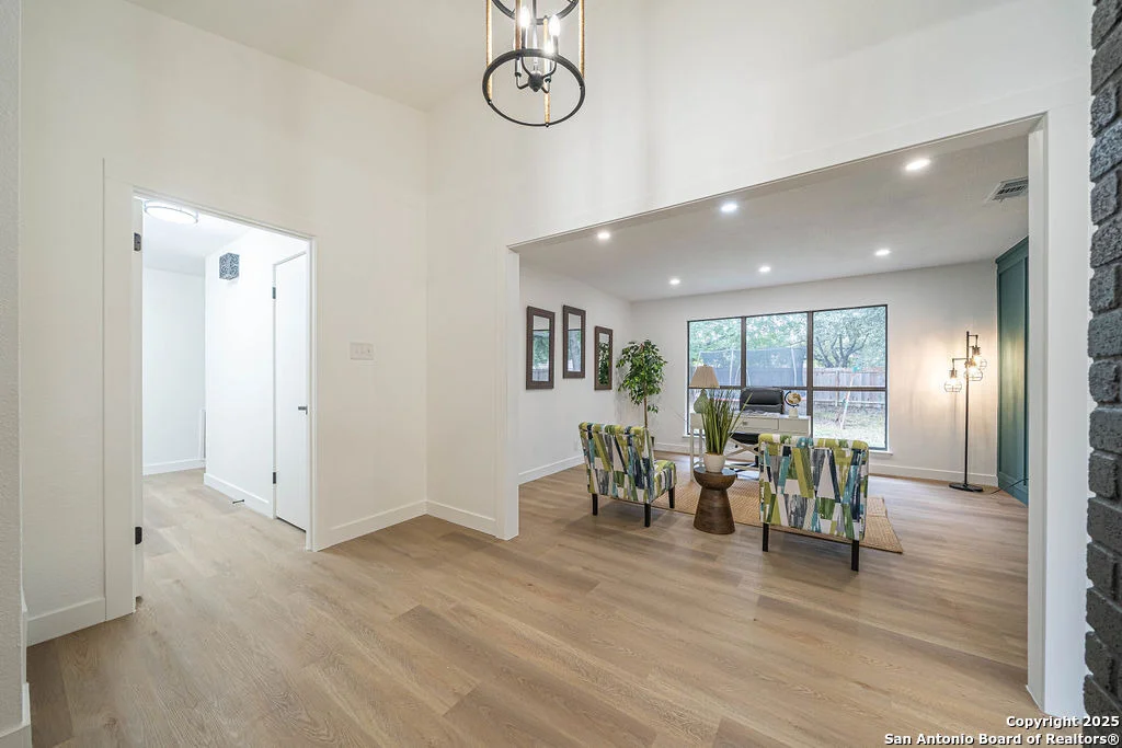 Photo of 6306 Lakewood