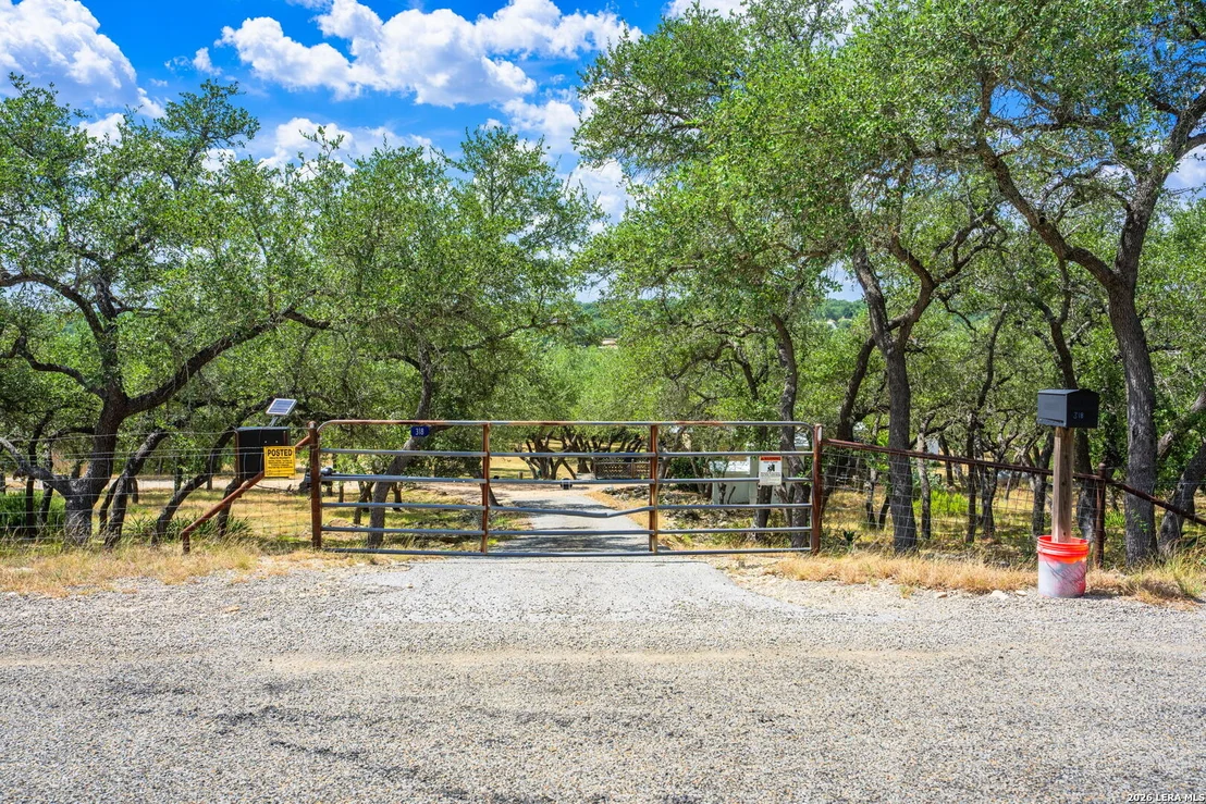 Photo of 318 Rocky River Rd