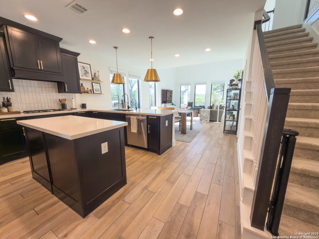 Photo of 416 Kimble Creek