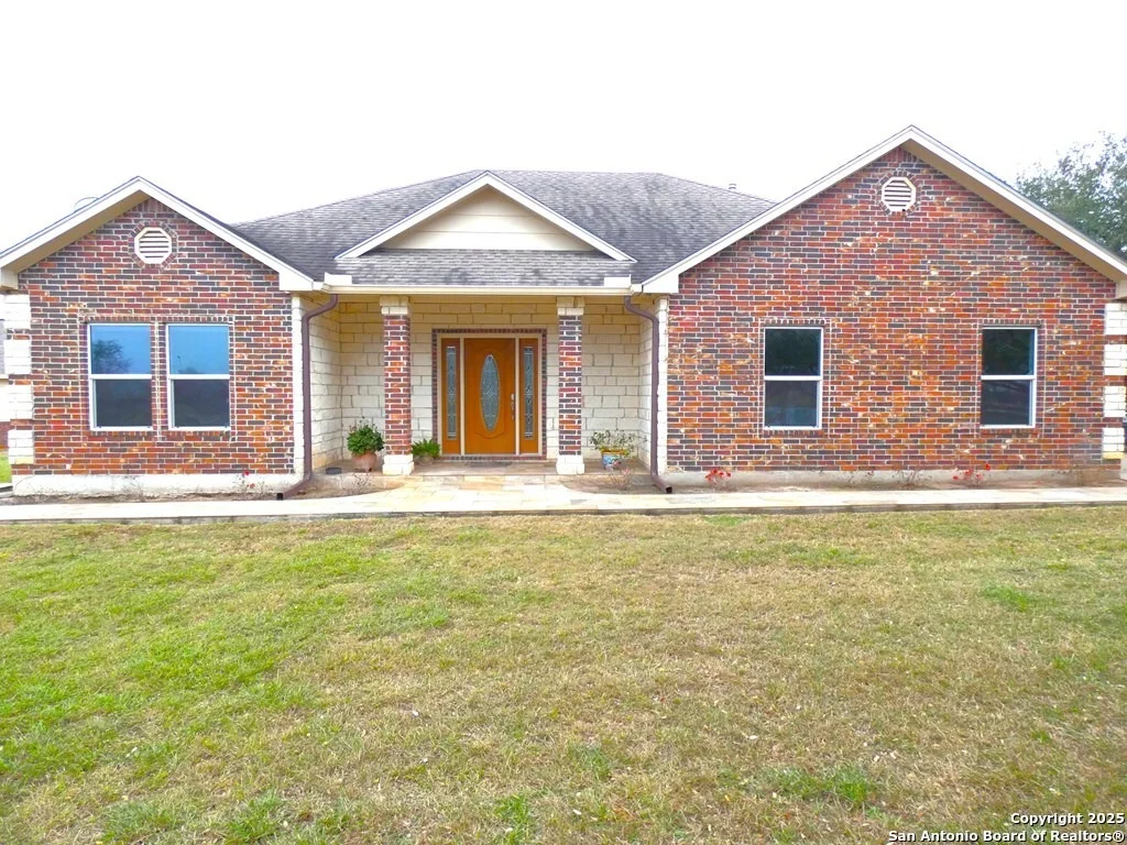 Photo of 283 Live Oak Rd