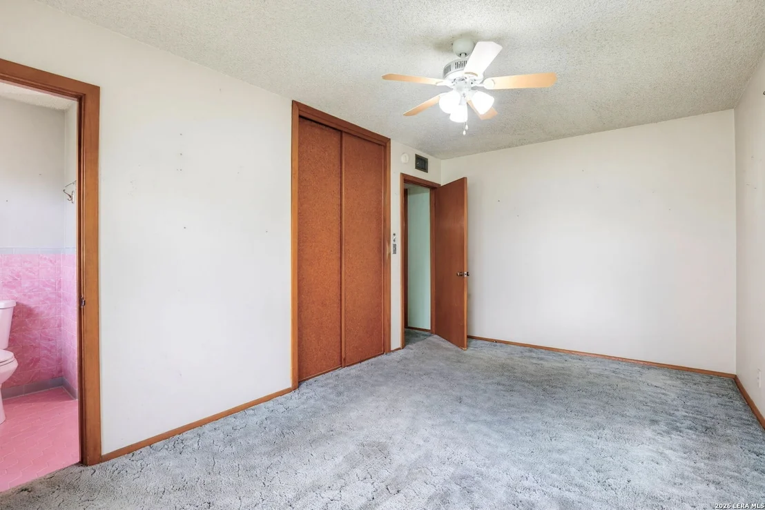 Photo of 610 PILGRIM DR