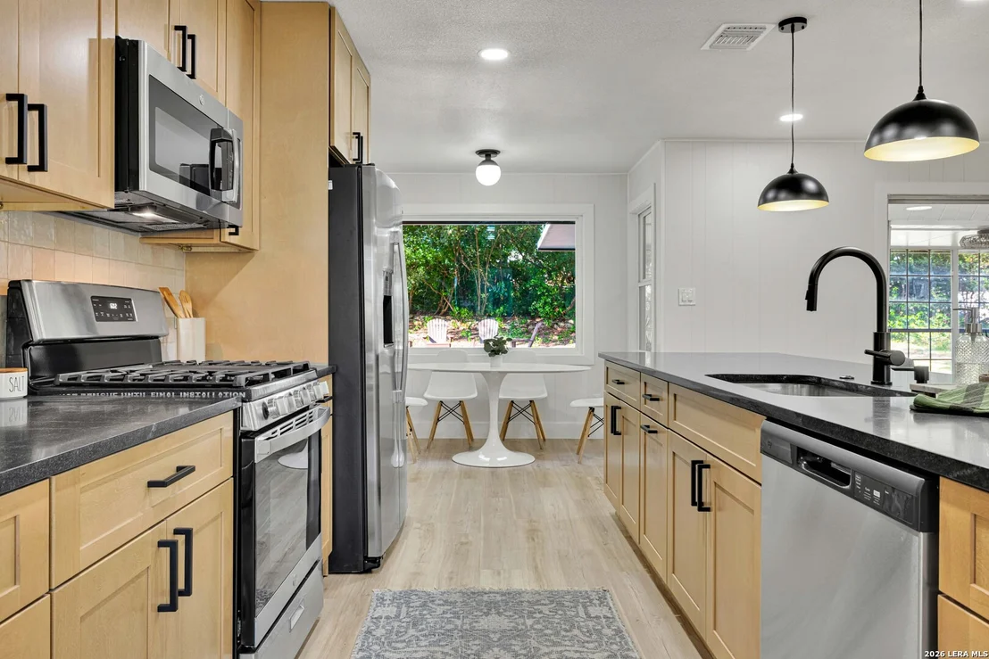 Photo of 127 Highview Dr
