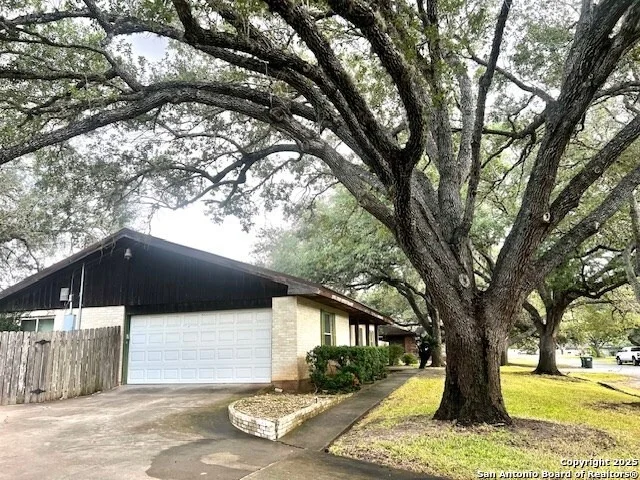 Photo of 40 Encino Loma