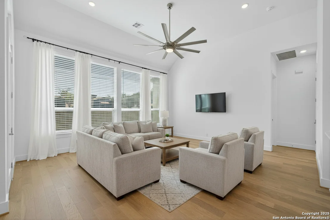 Photo of 8608 Shady Gate