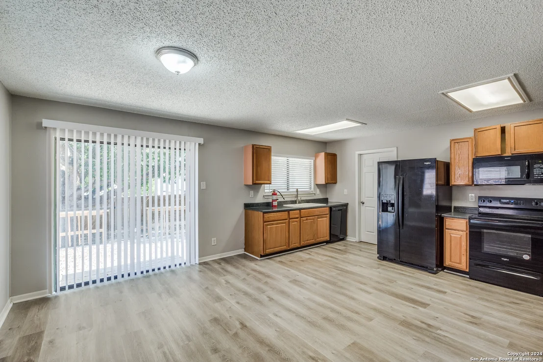 Photo of 8018 ROBBINS GLADE