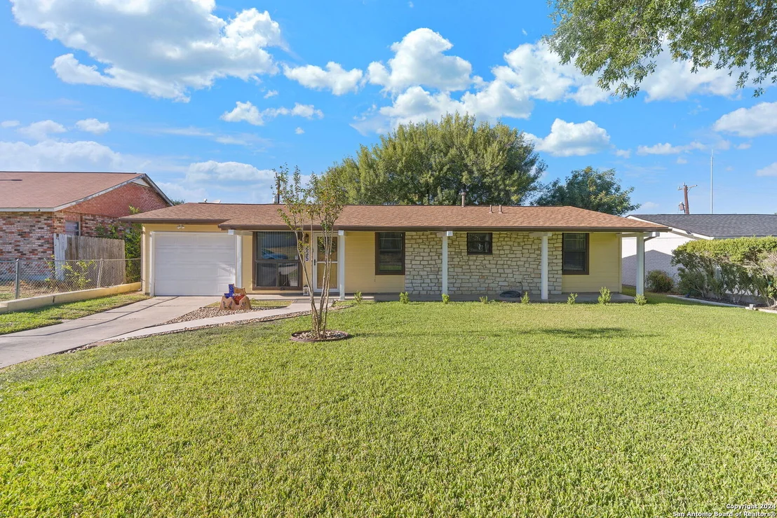 Photo of 835 BOULDER DR