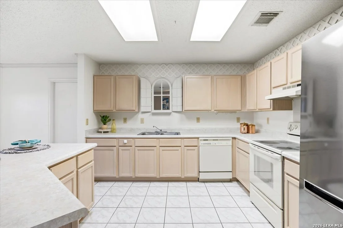 Photo of 8410 Park Olympia
