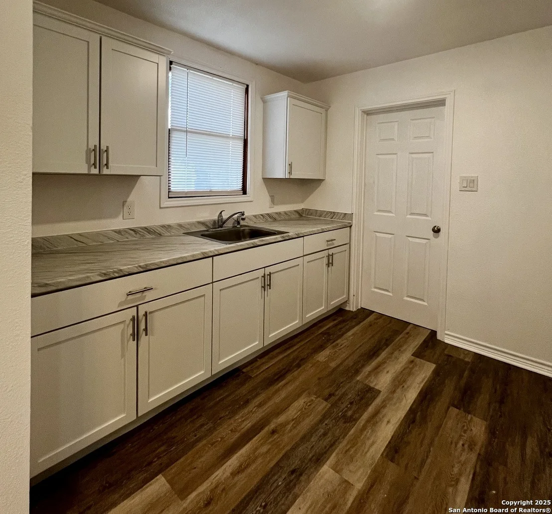 Photo of 308 W Coker