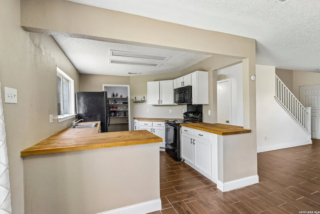 Photo of 10132 SUNSET PL