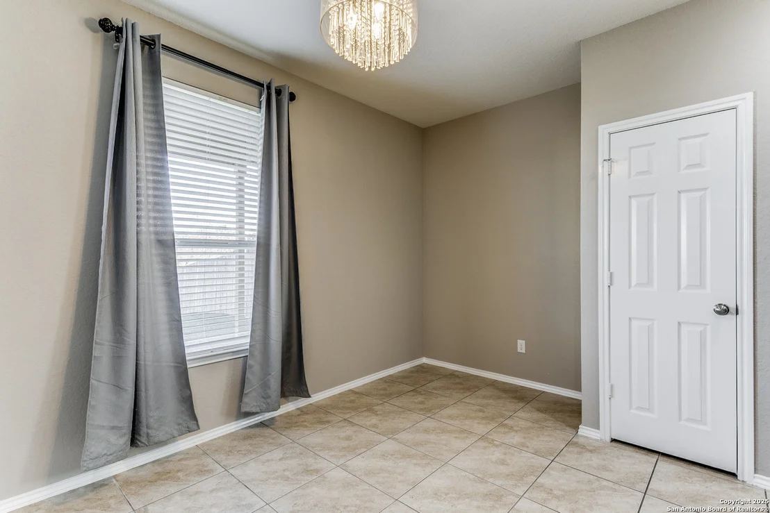 Photo of 24242 INVITATION OAK