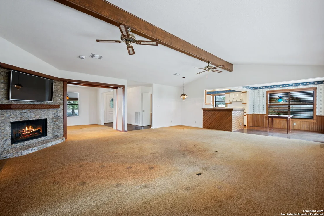 Photo of 404 Lake Side Circle