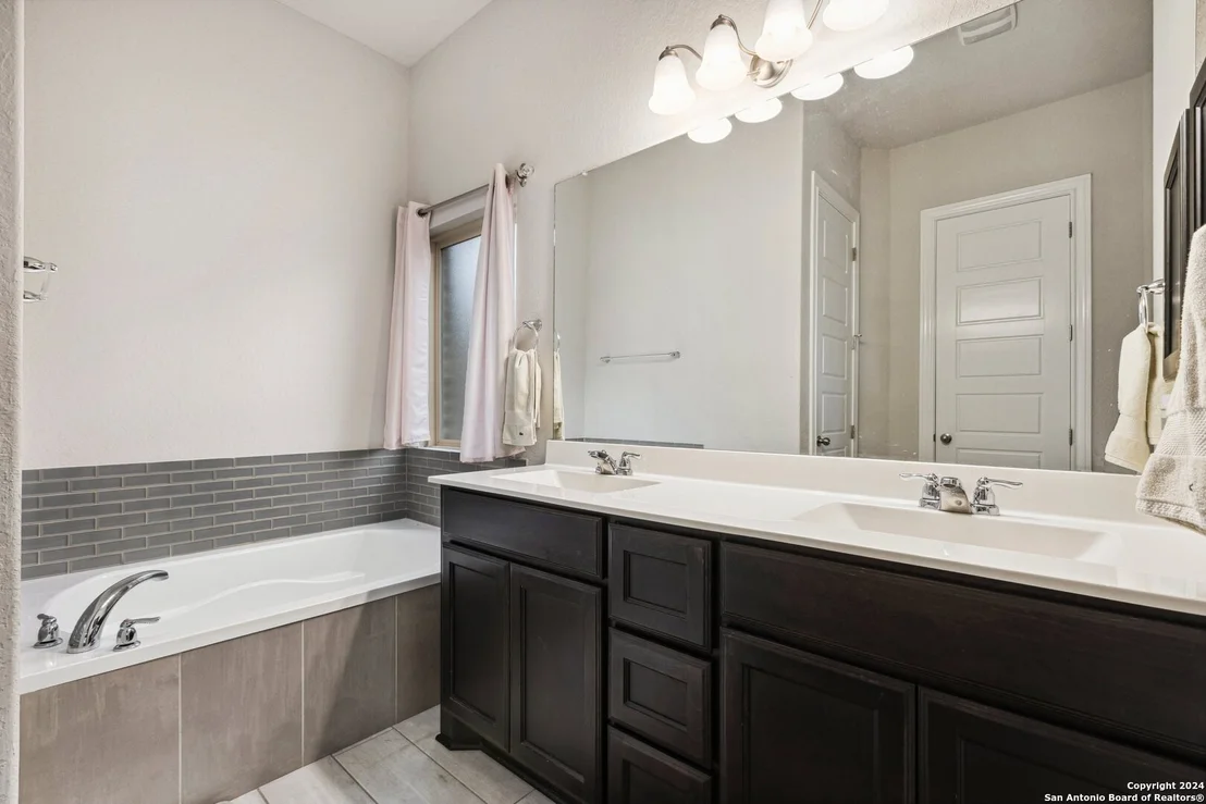 Photo of 27437 Camellia Trce