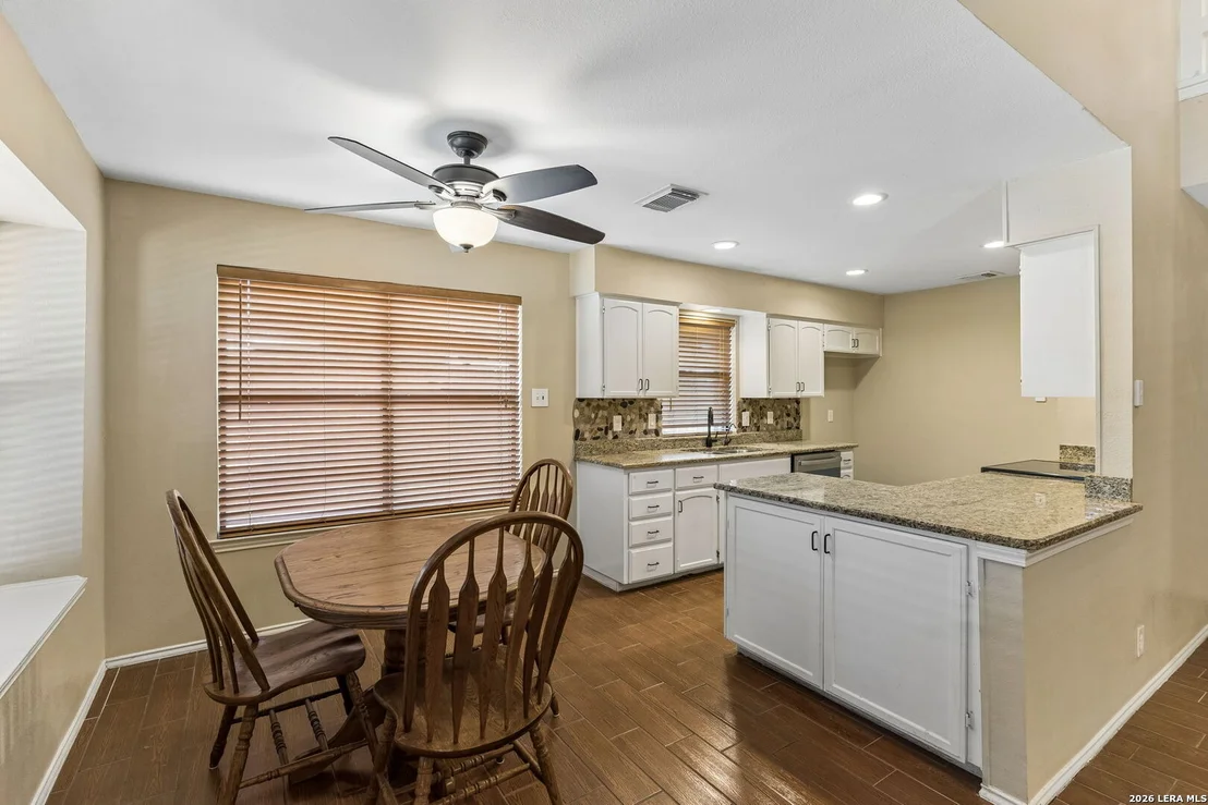 Photo of 2127 Oak Bnd