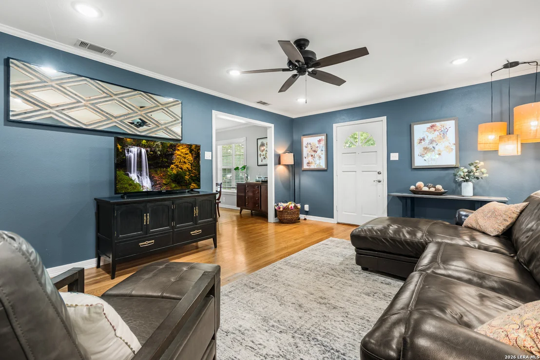 Photo of 318 BREES BLVD