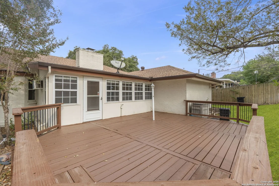Photo of 5922 Windhaven