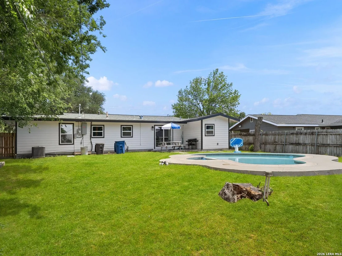 Photo of 503 Pickwell Dr
