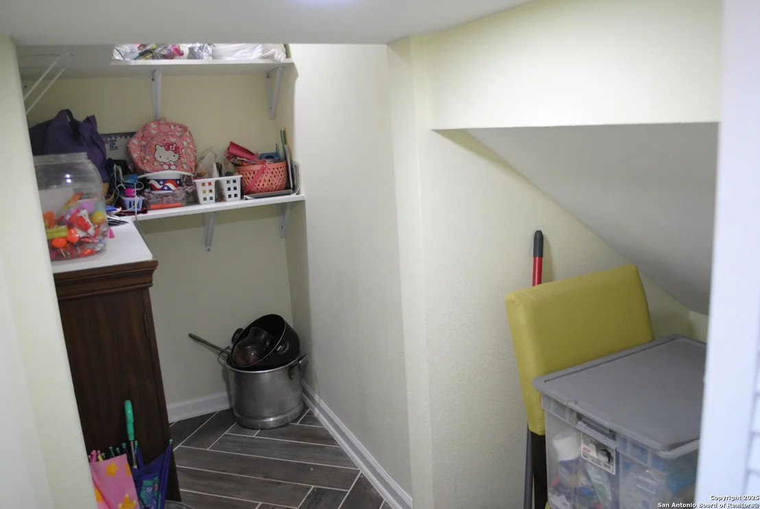Photo of 4337 Throne