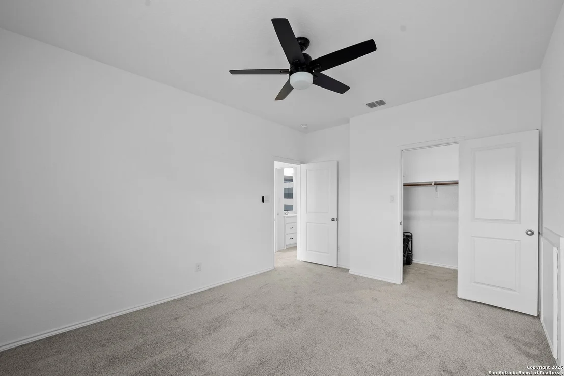 Photo of 2641 White Willow
