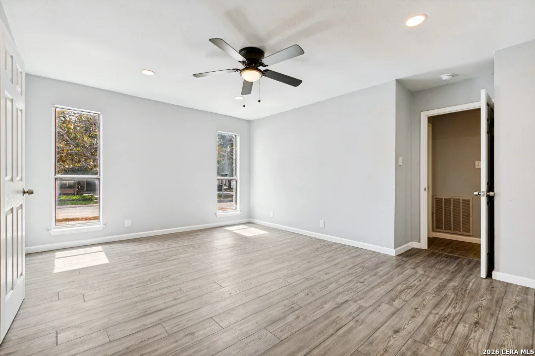 Photo of 13702 PEBBLE WALK
