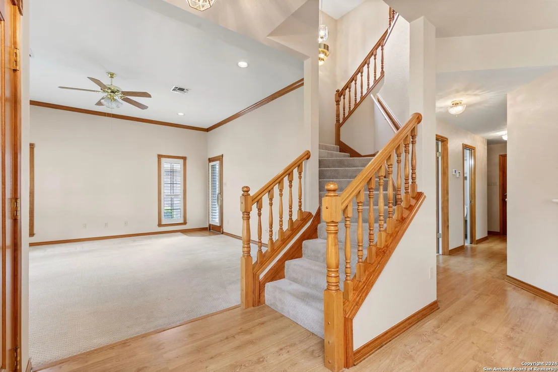Photo of 144 GARDENRIDGE DR