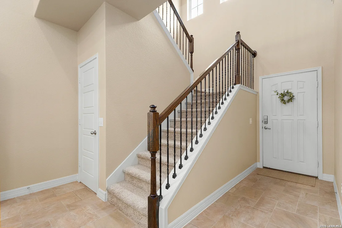Photo of 617 COMMUNITY DR