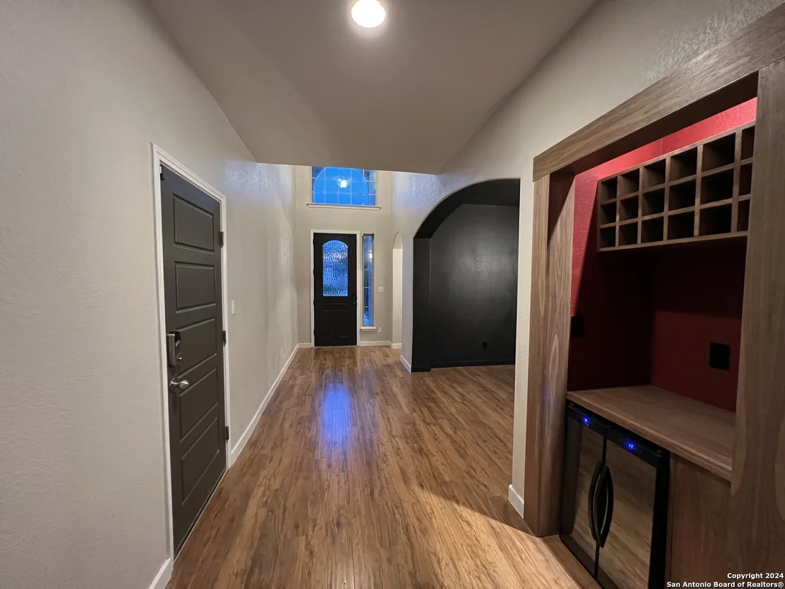 Photo of 310 LEATHER OAK LOOP