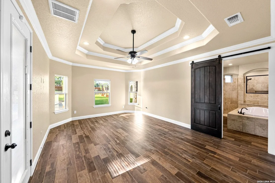 Photo of 1009 Bluebonnet Ln