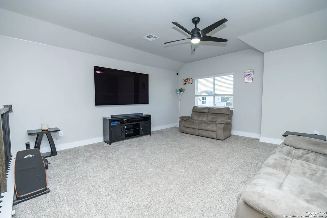 Photo of 3158 Ruby Cyn
