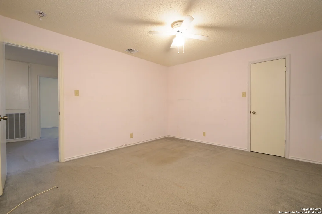 Photo of 7724 Wood Bluff