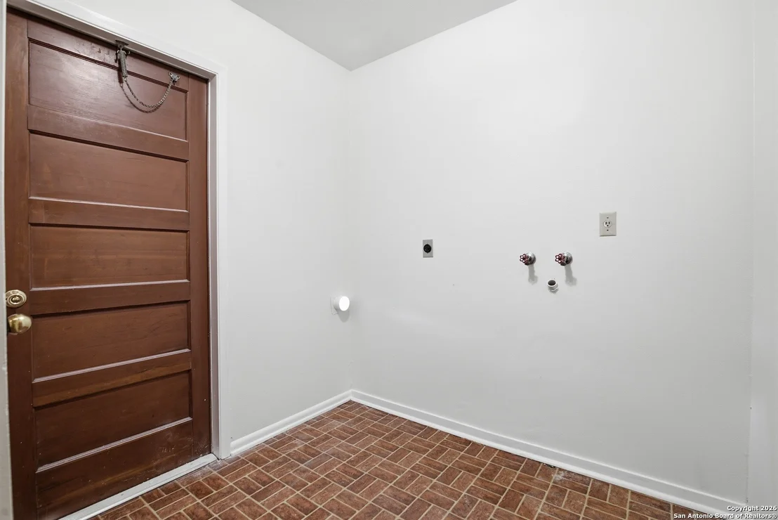 Photo of 9366 Schaefer Rd