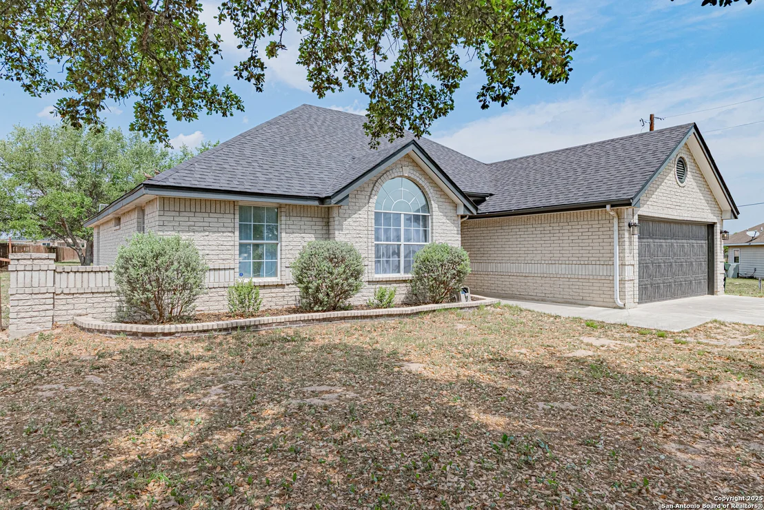 Photo of 433 Bear Gardens