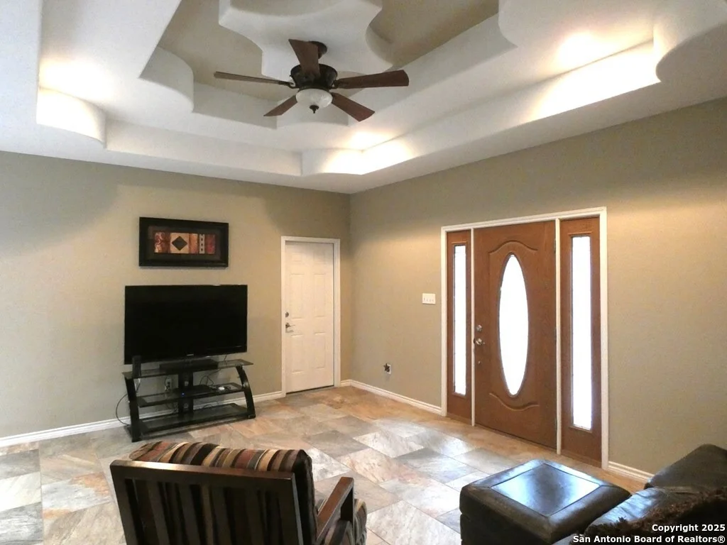 Photo of 283 Live Oak Rd
