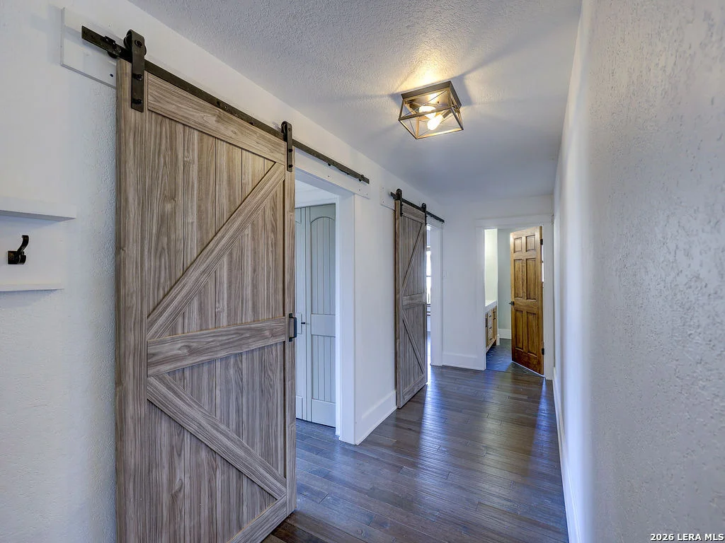 Photo of 29540 Red Bud Hill