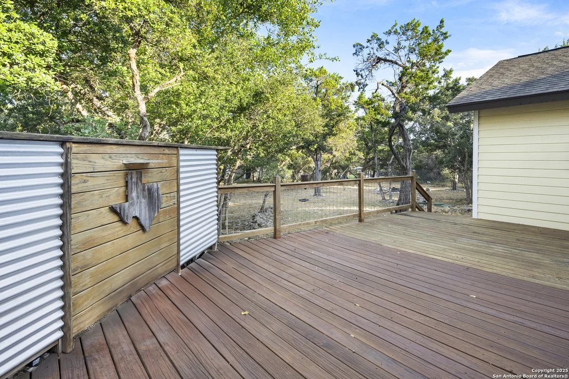 Photo of 103 Oak Forest