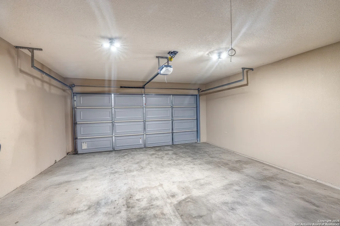 Photo of 2500 Garner Field RD