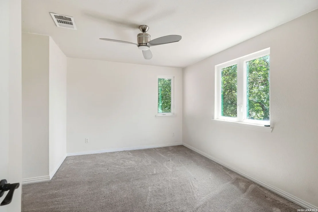 Photo of 606 E AUSTIN ST