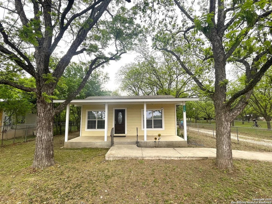 Photo of 605 Avenue M