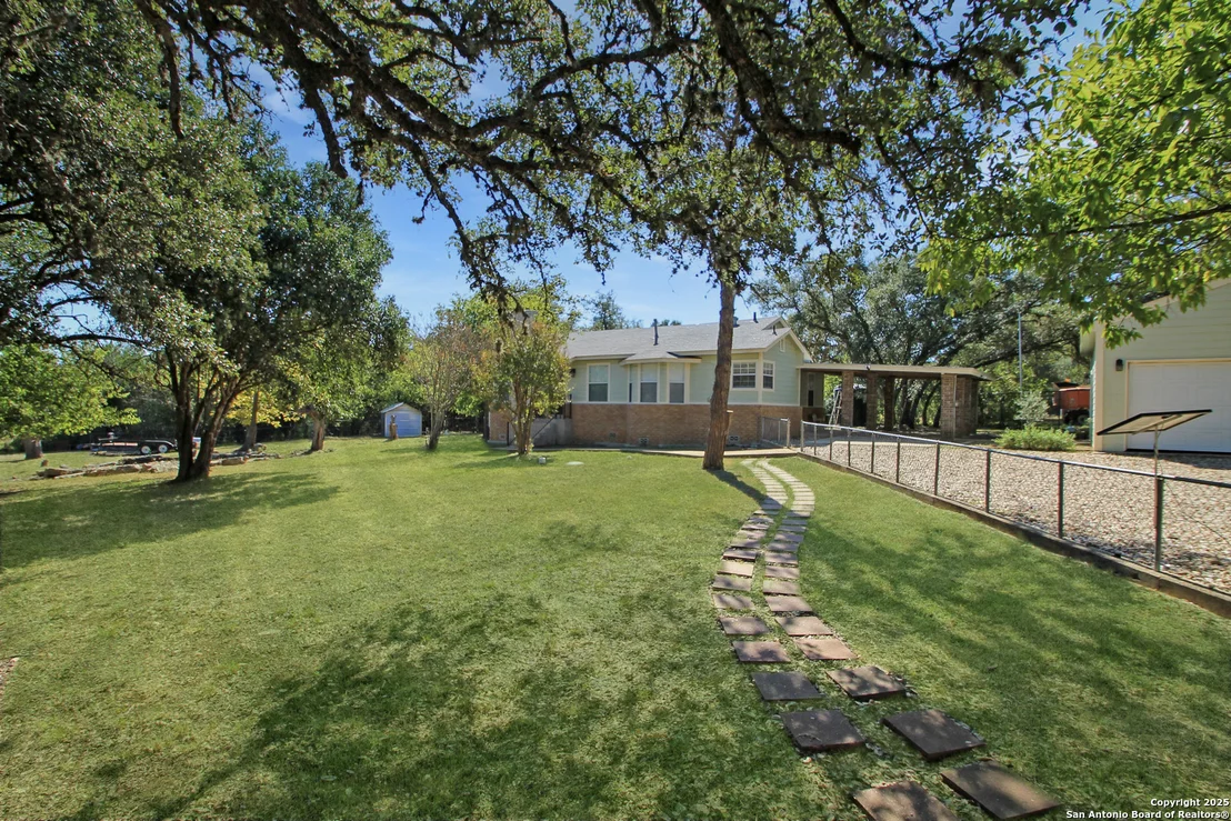 Photo of 1102 Mendelin
