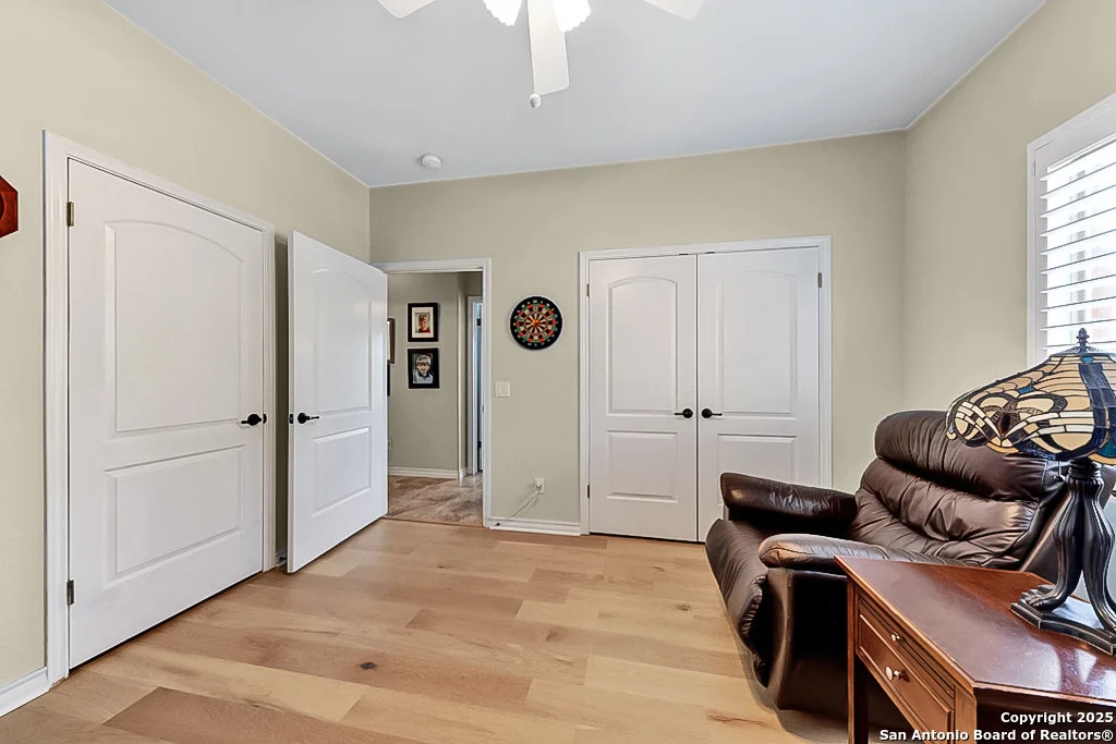Photo of 2390 FRONTIER