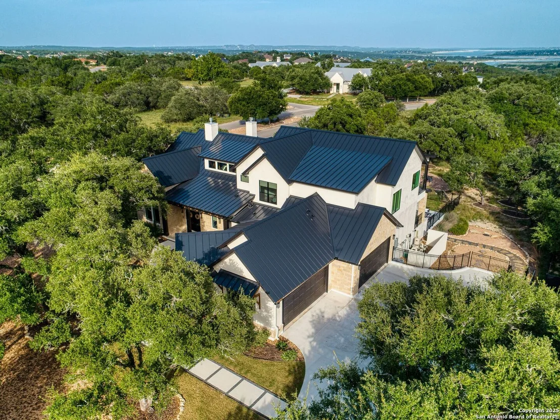 Photo of 207 River Bend
