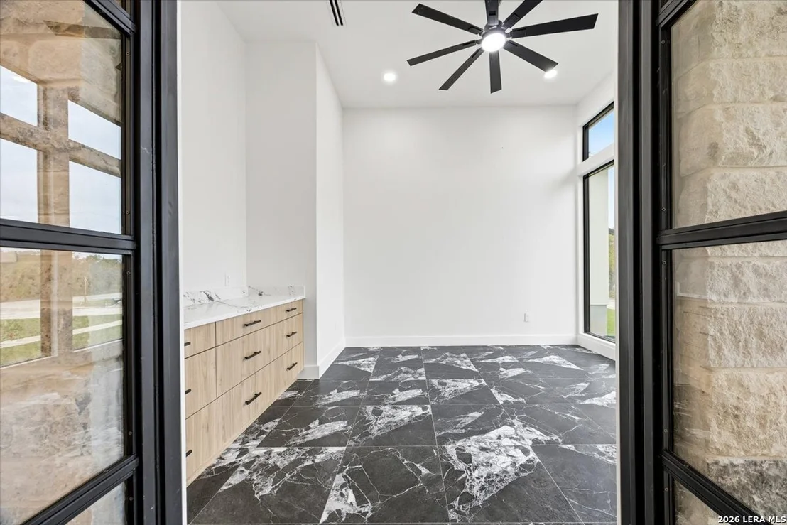 Photo of 577 Private road 3702