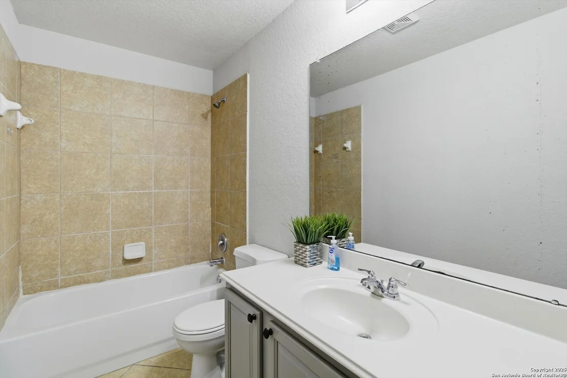 Photo of 8242 Pioneer Oak