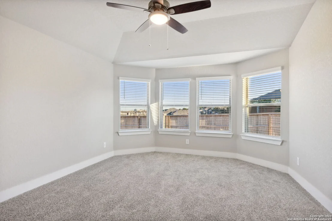 Photo of 6406 Comanche Sky