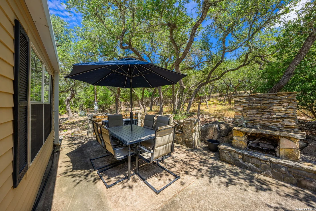 Photo of 318 Rocky River Rd