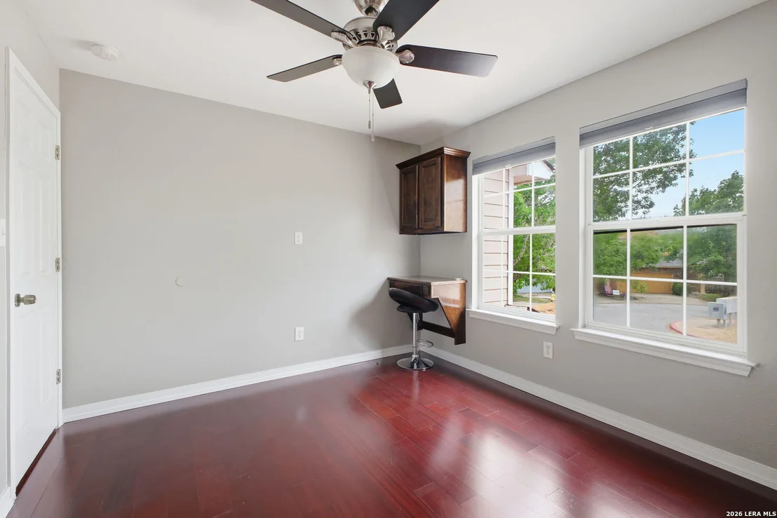 Photo of 21810 Goldcrest
